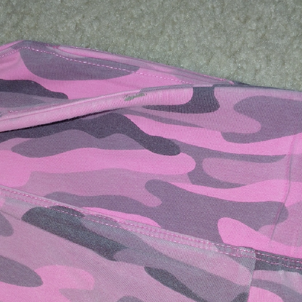 PINK Victoria's Secret Camouflage Yoga Shorts Women's Medium - Picture 6 of 7